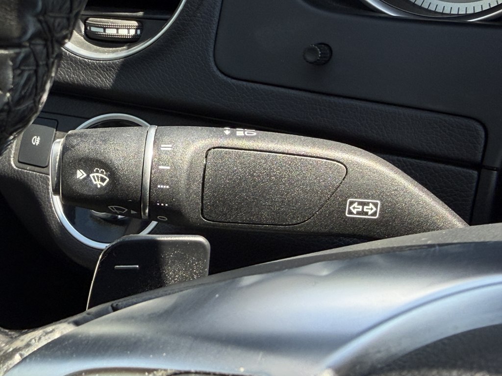Photo 36 of this MERCEDES-BENZ C-CLASS