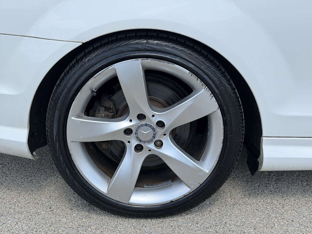 Photo 21 of this MERCEDES-BENZ C-CLASS