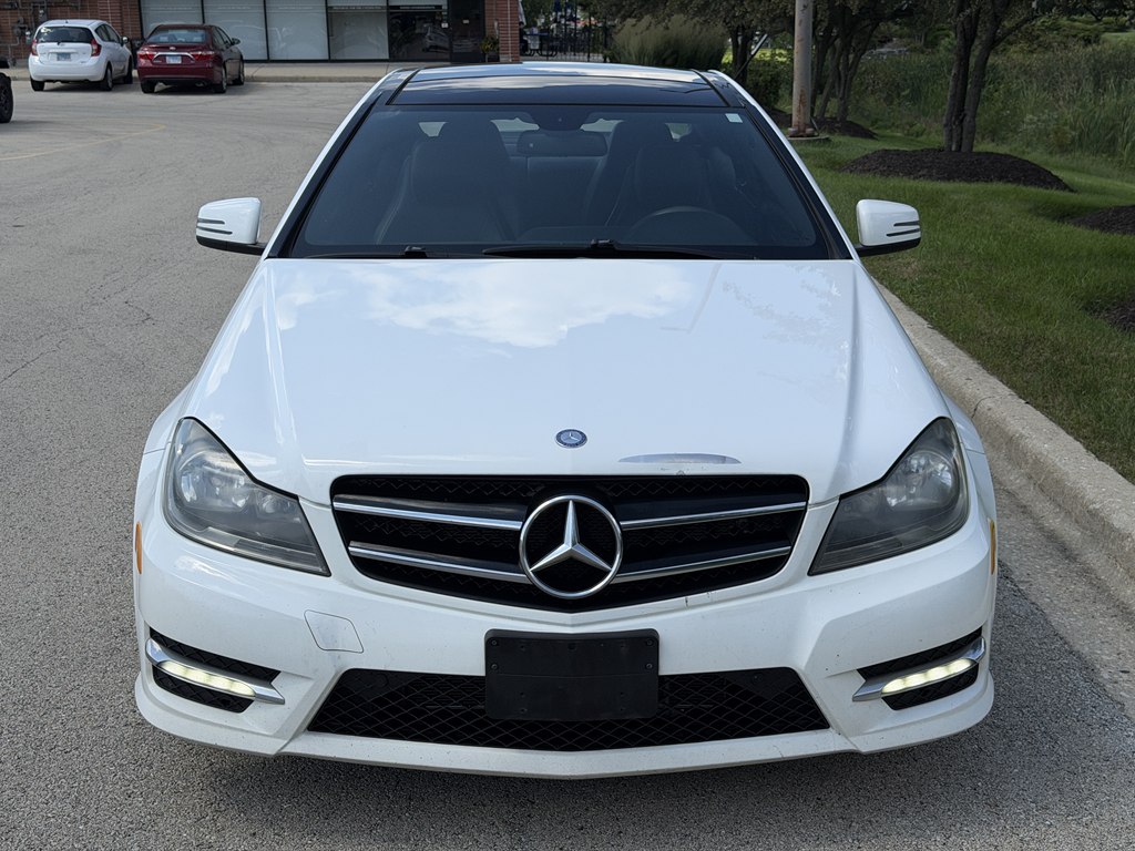 Photo 11 of this MERCEDES-BENZ C-CLASS