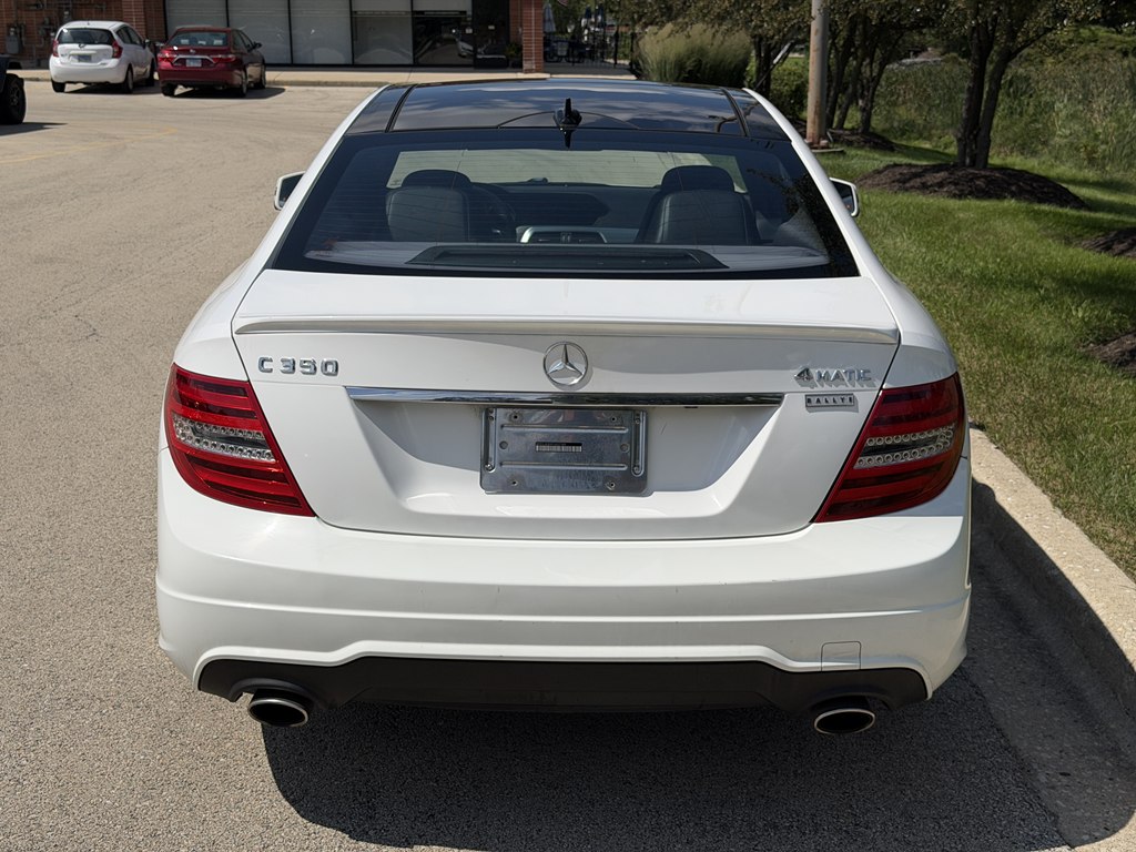 Photo 12 of this MERCEDES-BENZ C-CLASS