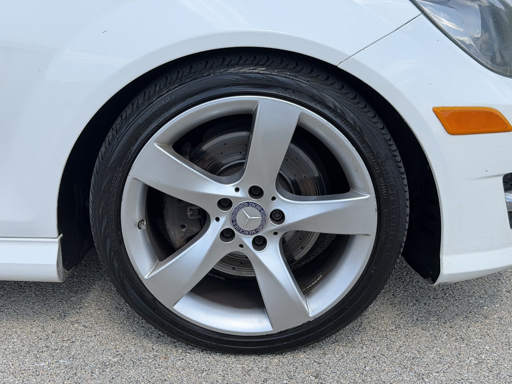 Photo 20 of this MERCEDES-BENZ C-CLASS