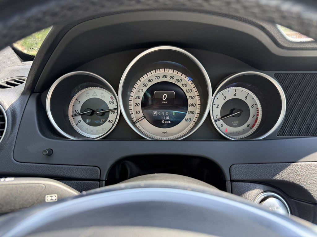 Photo 34 of this MERCEDES-BENZ C-CLASS