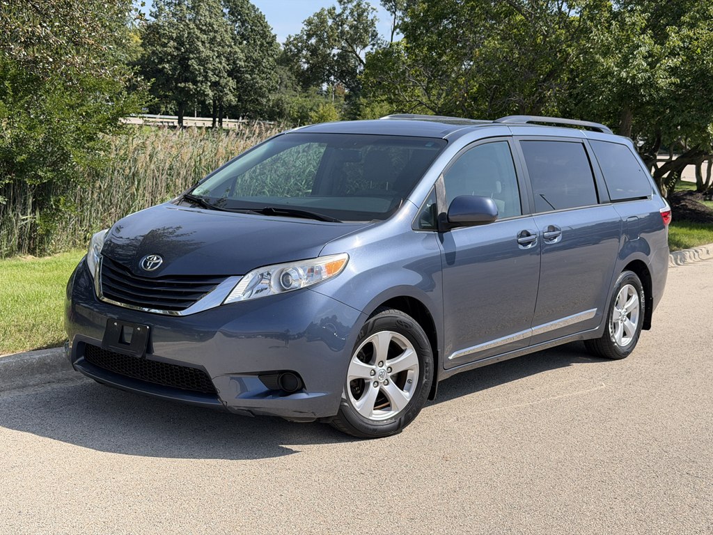 2017 TOYOTA SIENNA