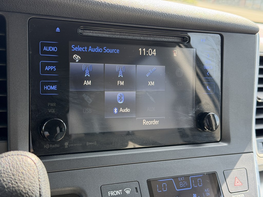Photo 60 of this TOYOTA SIENNA