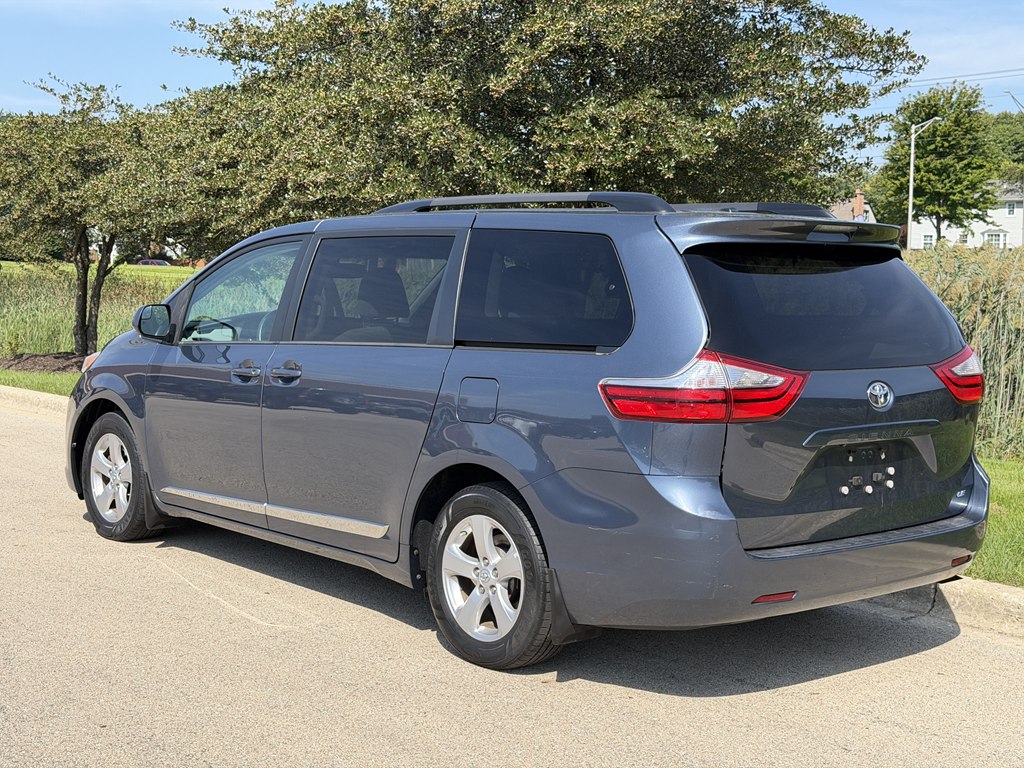 Photo 4 of this TOYOTA SIENNA