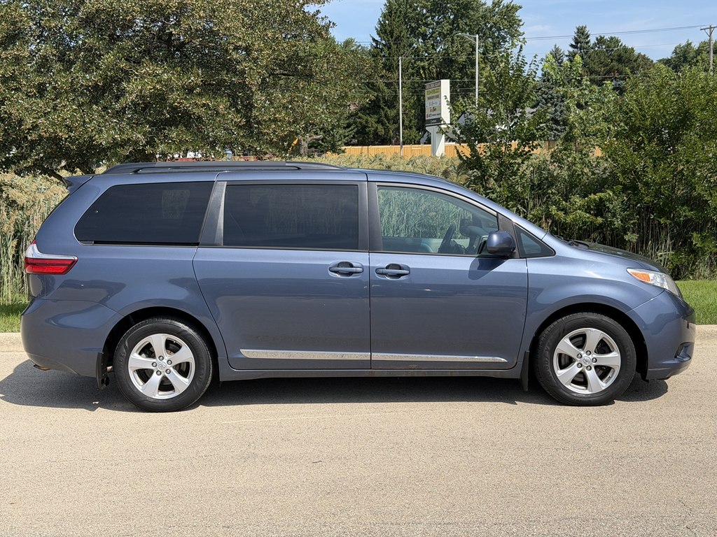 Photo 5 of this TOYOTA SIENNA
