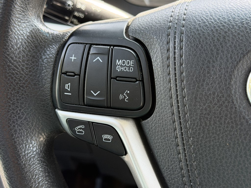 Photo 53 of this TOYOTA SIENNA