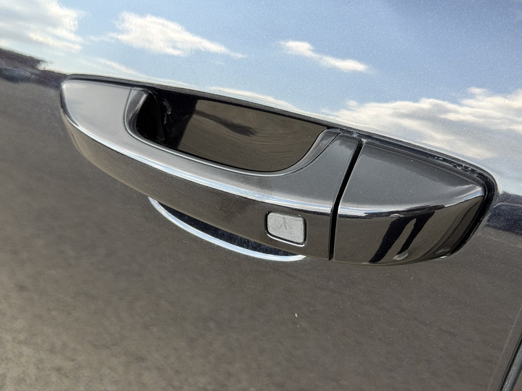 Photo 13 of this PORSCHE CAYENNE