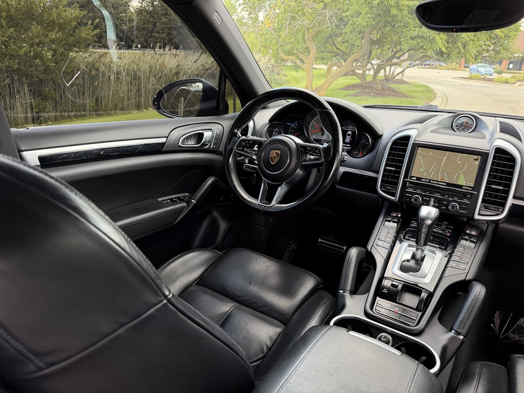 Photo 53 of this PORSCHE CAYENNE