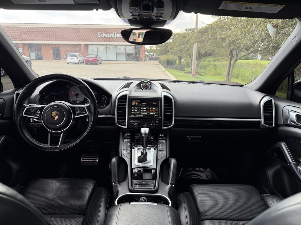 Photo 27 of this PORSCHE CAYENNE