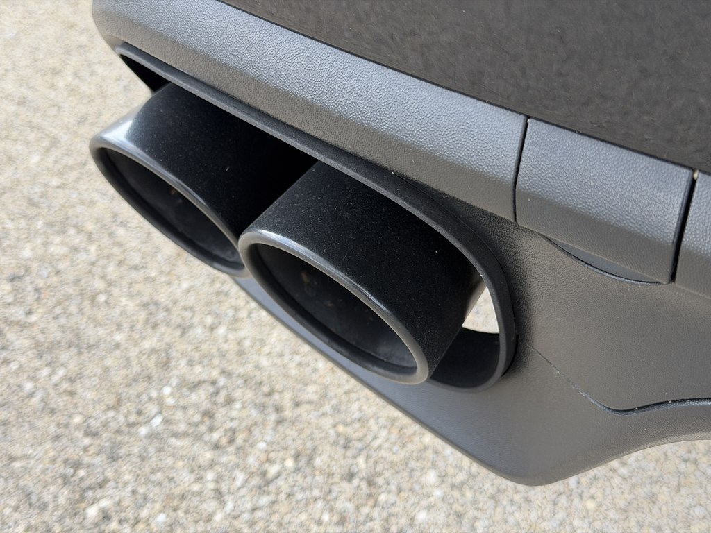 Photo 14 of this PORSCHE CAYENNE