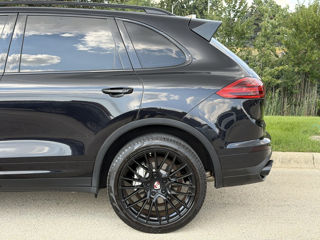 Photo 10 of this PORSCHE CAYENNE