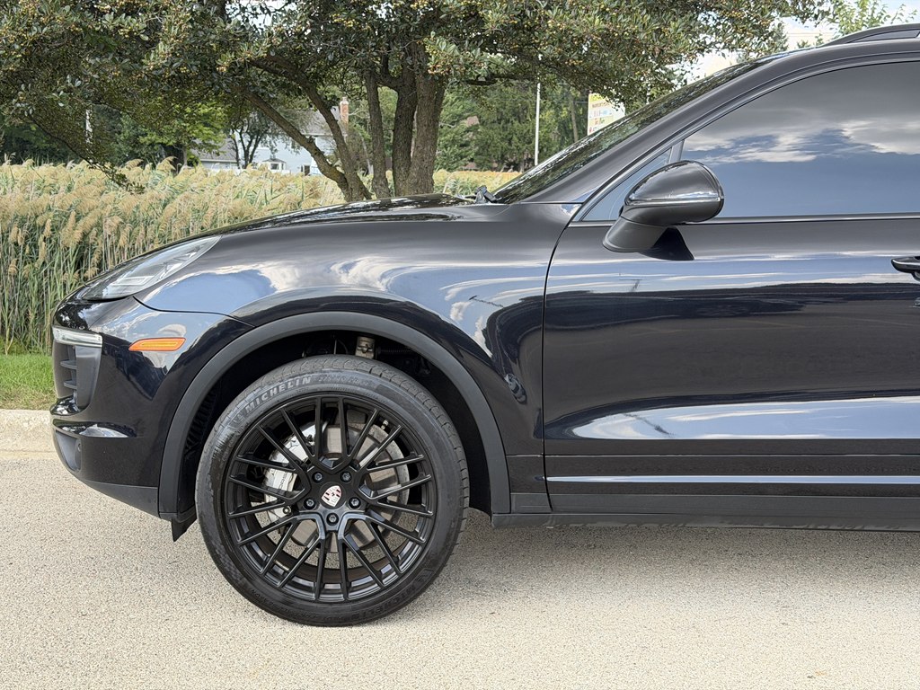 Photo 9 of this PORSCHE CAYENNE