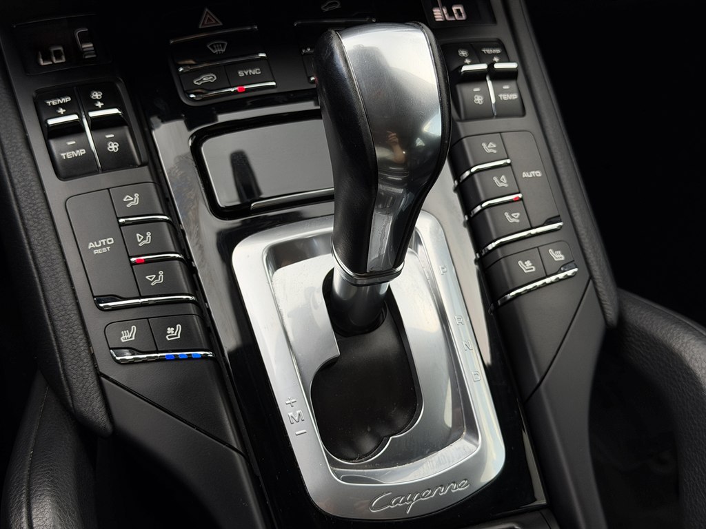 Photo 51 of this PORSCHE CAYENNE