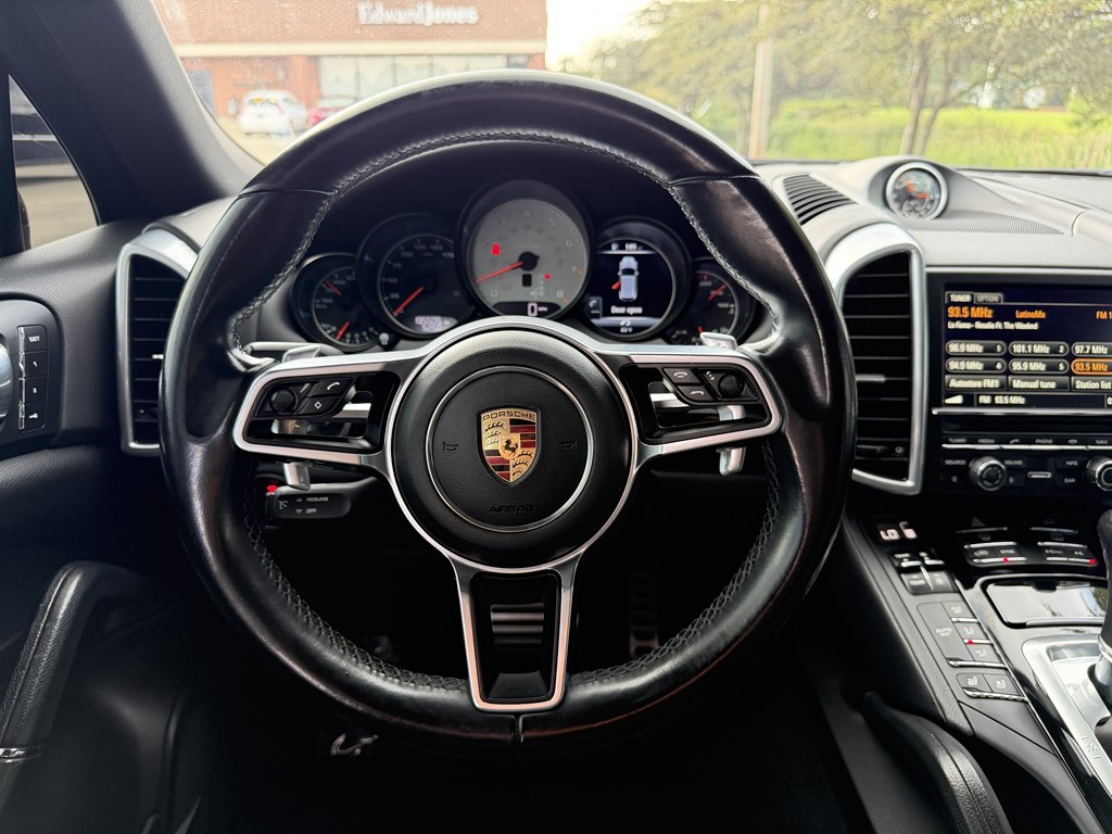Photo 29 of this PORSCHE CAYENNE