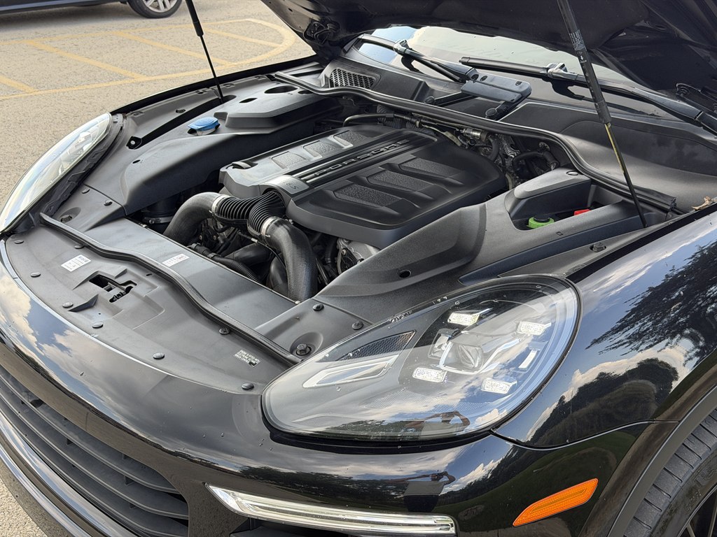 Photo 23 of this PORSCHE CAYENNE