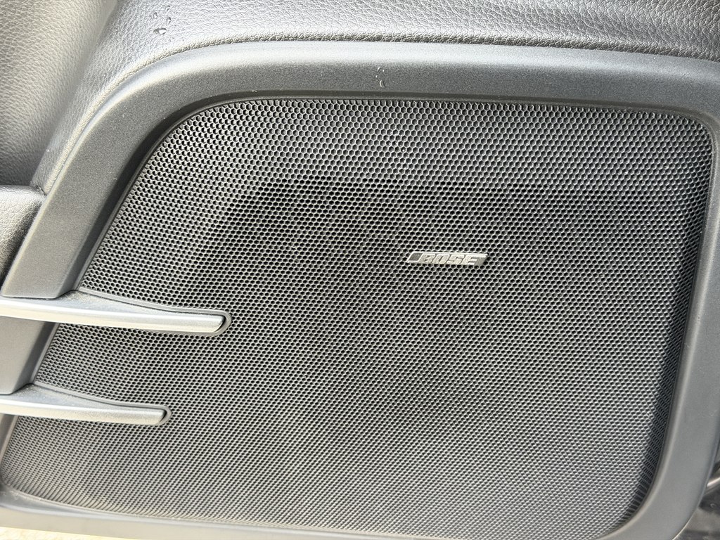 Photo 32 of this PORSCHE CAYENNE