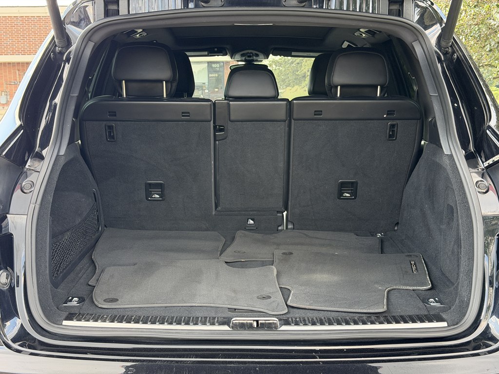 Photo 25 of this PORSCHE CAYENNE