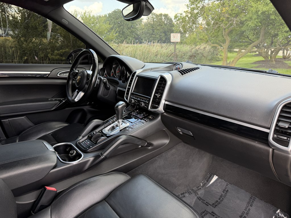 Photo 54 of this PORSCHE CAYENNE