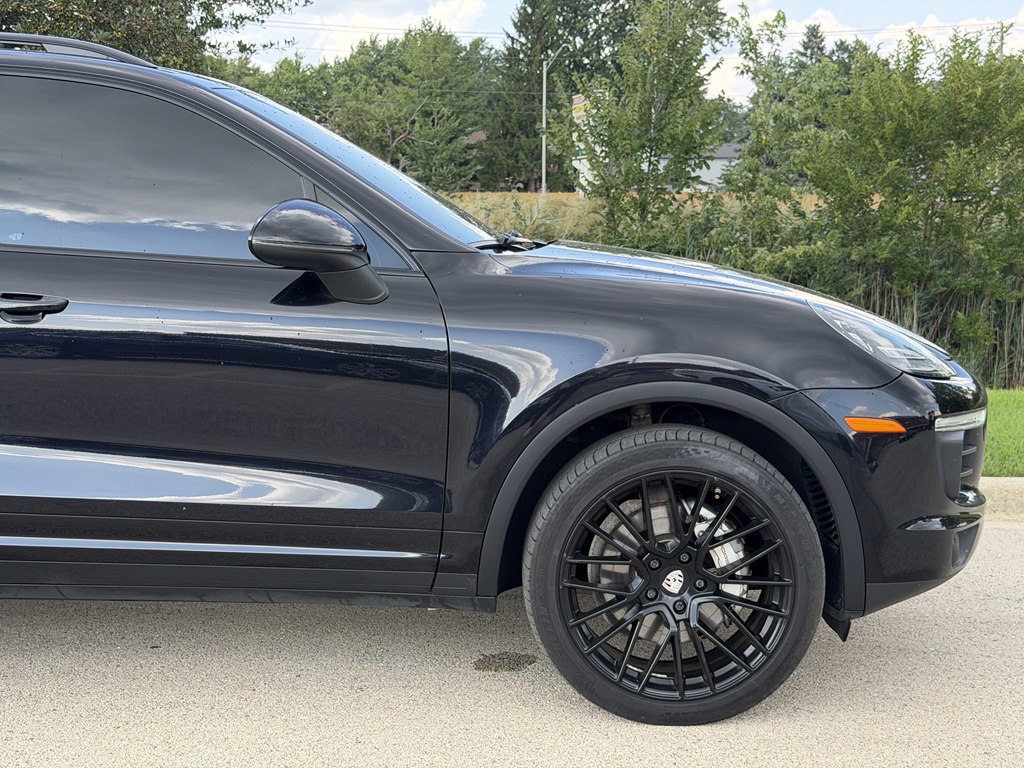 Photo 7 of this PORSCHE CAYENNE