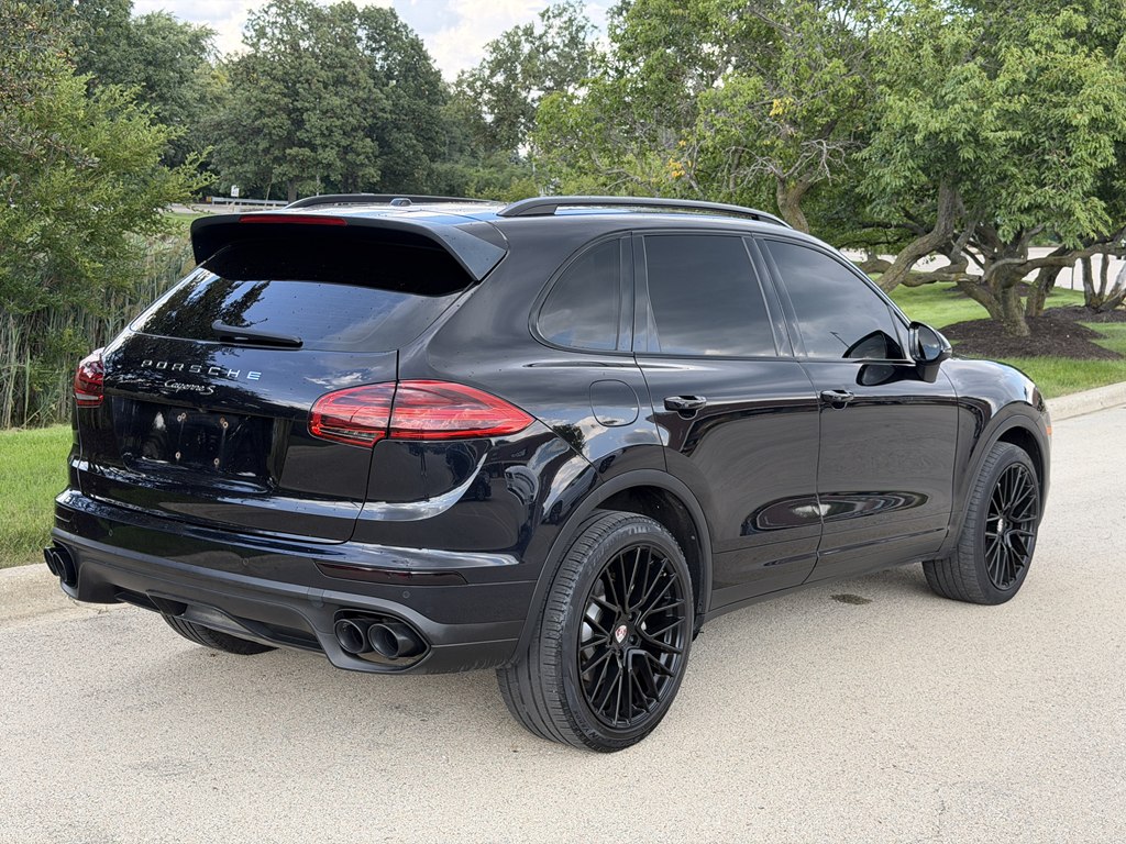 Photo 2 of this PORSCHE CAYENNE