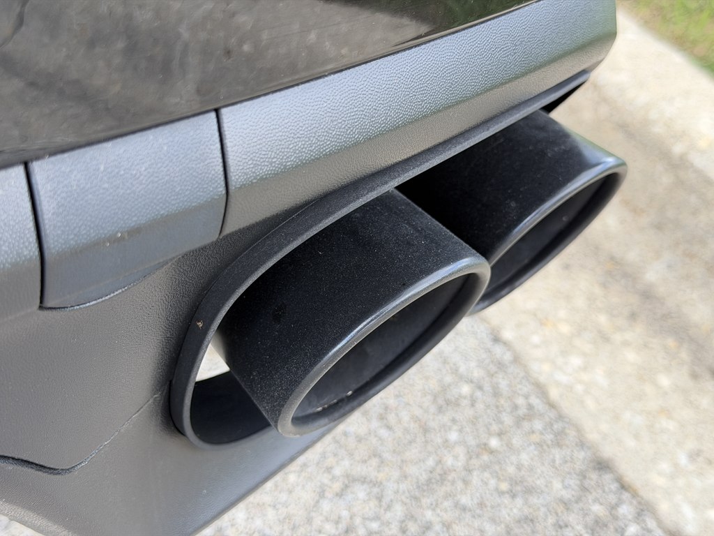 Photo 15 of this PORSCHE CAYENNE