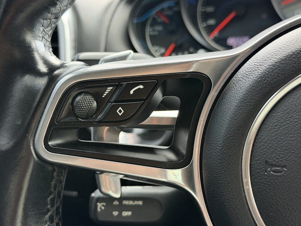 Photo 64 of this PORSCHE CAYENNE