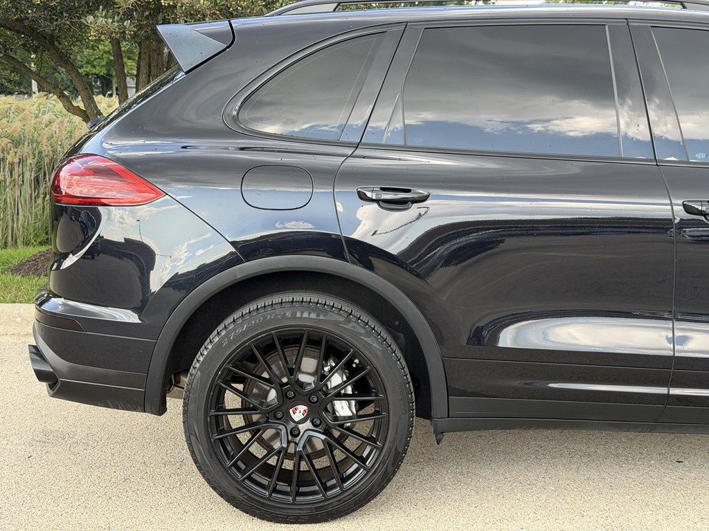 Photo 6 of this PORSCHE CAYENNE