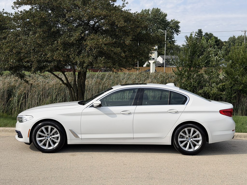 Photo 8 of this BMW 5 SERIES