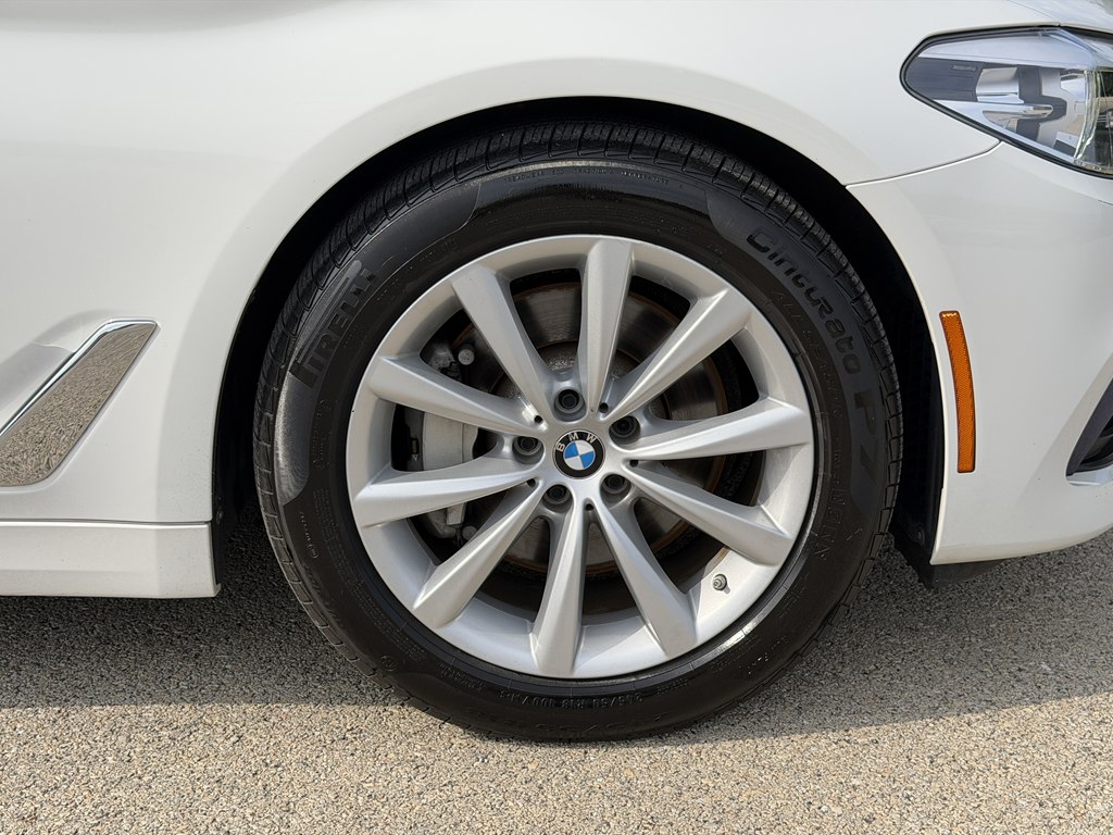 Photo 19 of this BMW 5 SERIES