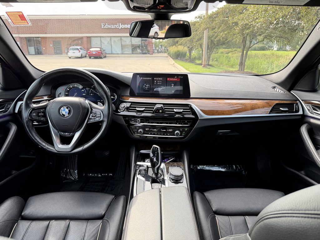 Photo 26 of this BMW 5 SERIES