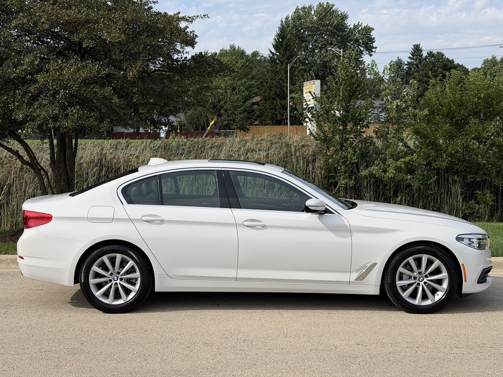 Photo 5 of this BMW 5 SERIES