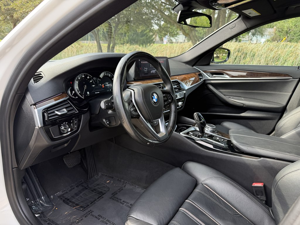 Photo 29 of this BMW 5 SERIES