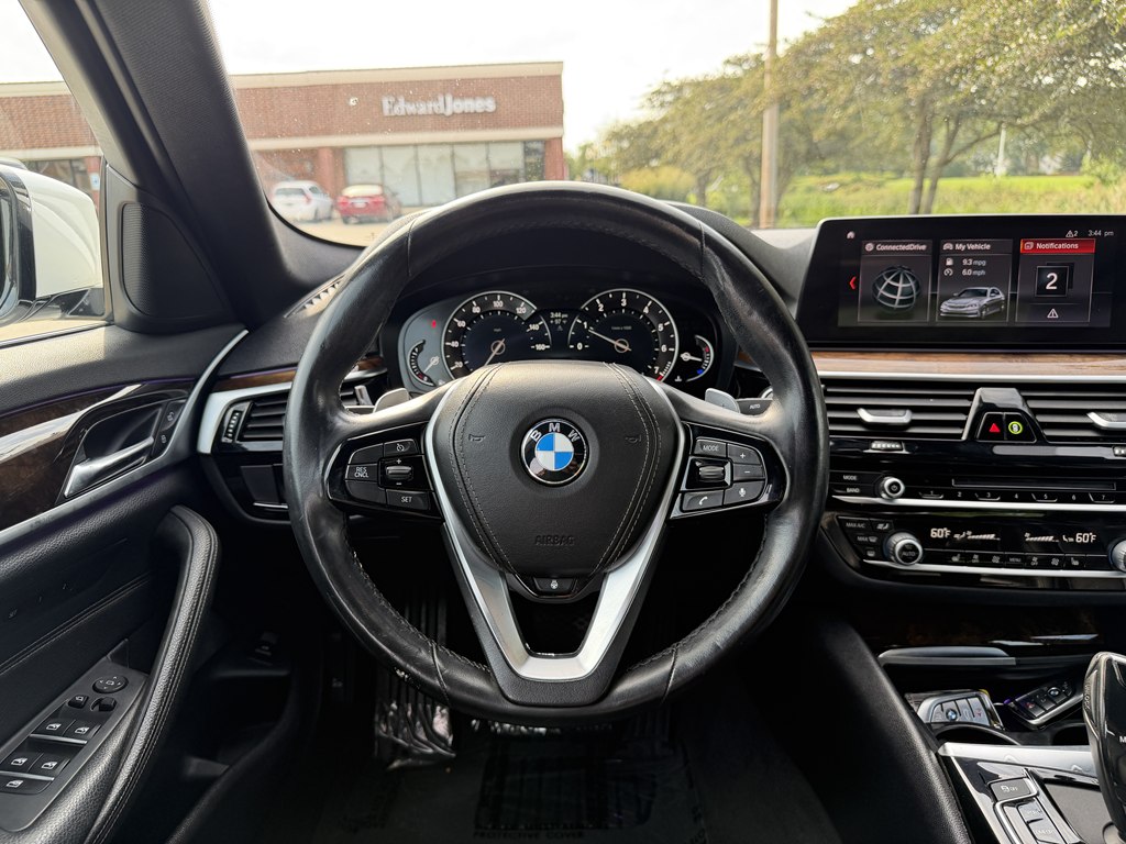 Photo 27 of this BMW 5 SERIES