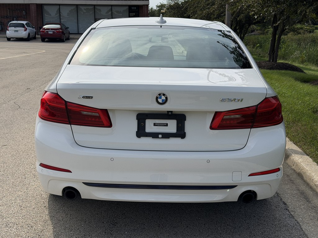 Photo 13 of this BMW 5 SERIES