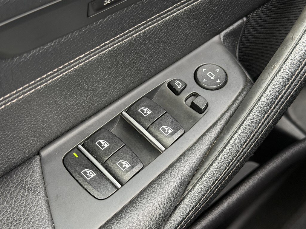 Photo 50 of this BMW 5 SERIES