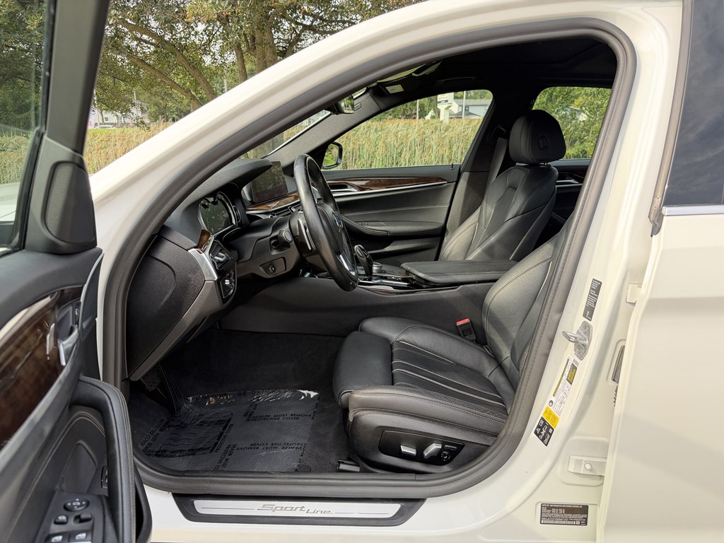 Photo 31 of this BMW 5 SERIES