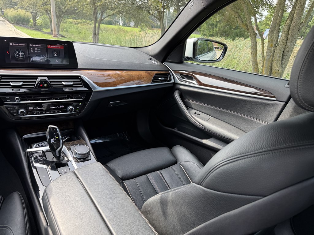 Photo 34 of this BMW 5 SERIES