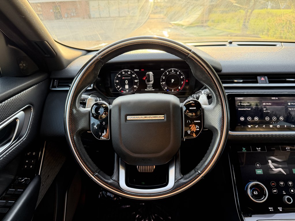 Photo 27 of this LAND ROVER RANGE ROVER VEL