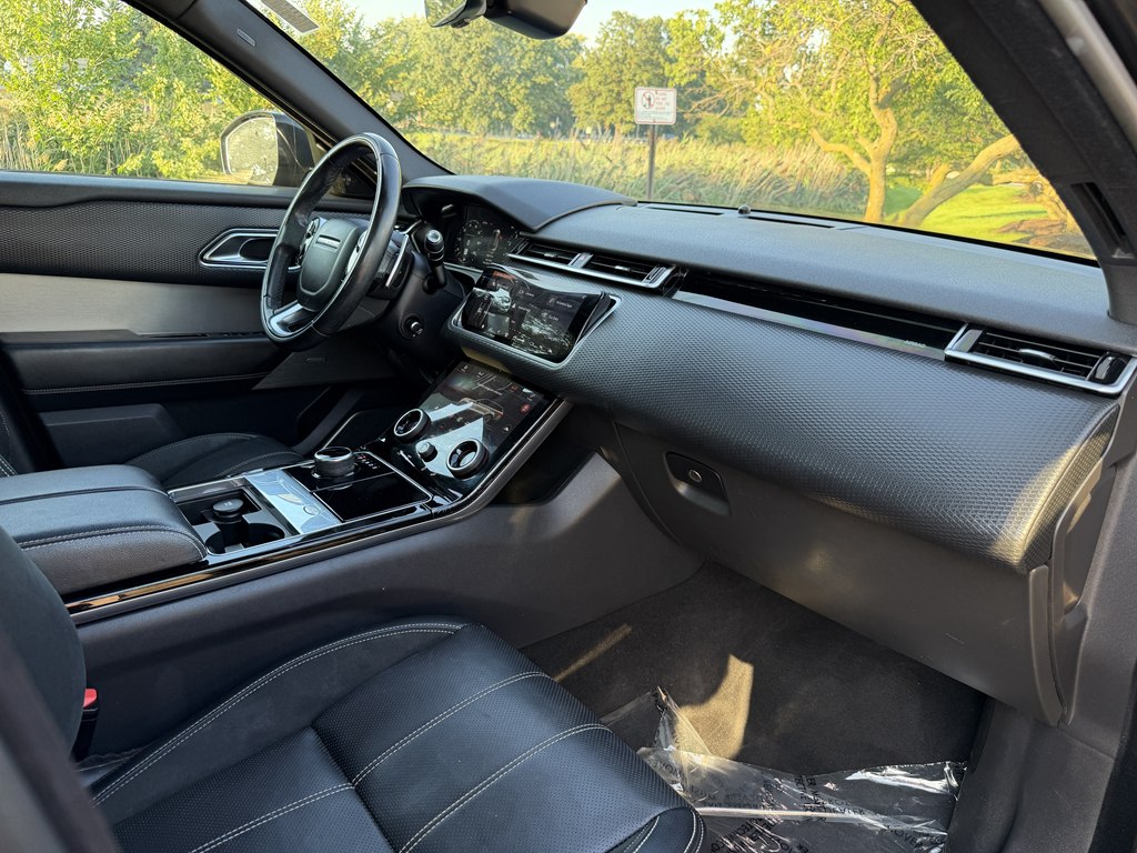 Photo 38 of this LAND ROVER RANGE ROVER VEL