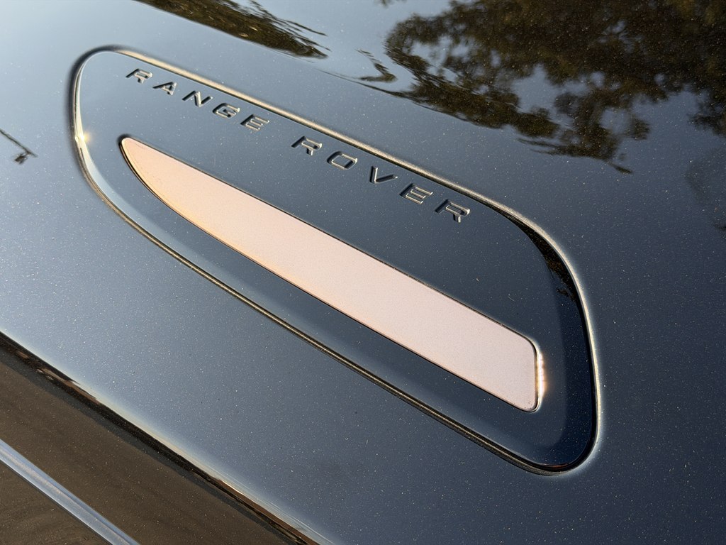 Photo 14 of this LAND ROVER RANGE ROVER VEL