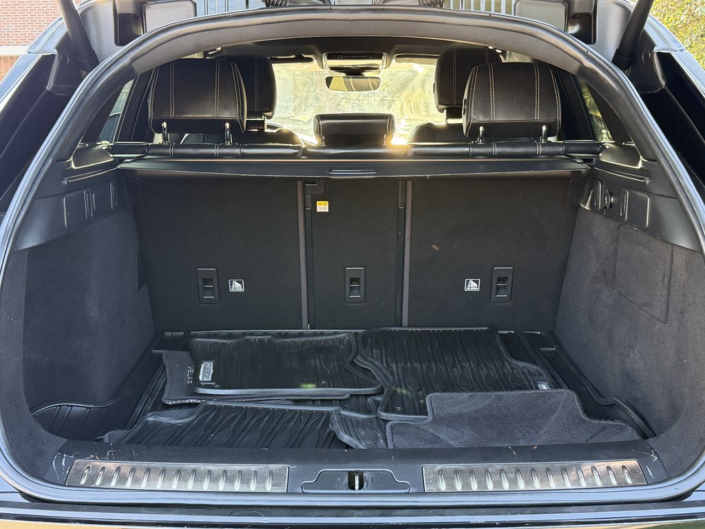 Photo 24 of this LAND ROVER RANGE ROVER VEL