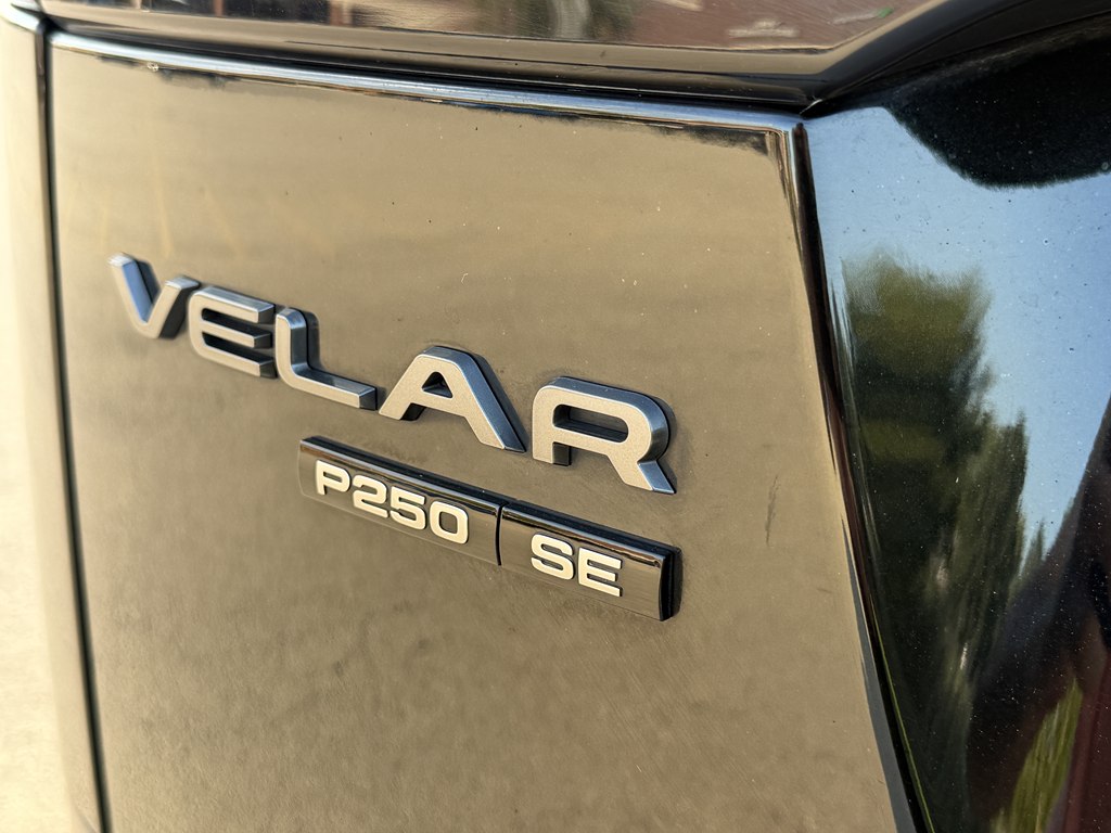 Photo 3 of this LAND ROVER RANGE ROVER VEL