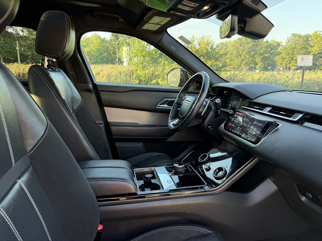 Photo 35 of this LAND ROVER RANGE ROVER VEL