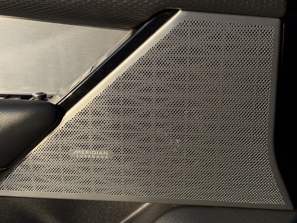 Photo 53 of this LAND ROVER RANGE ROVER VEL