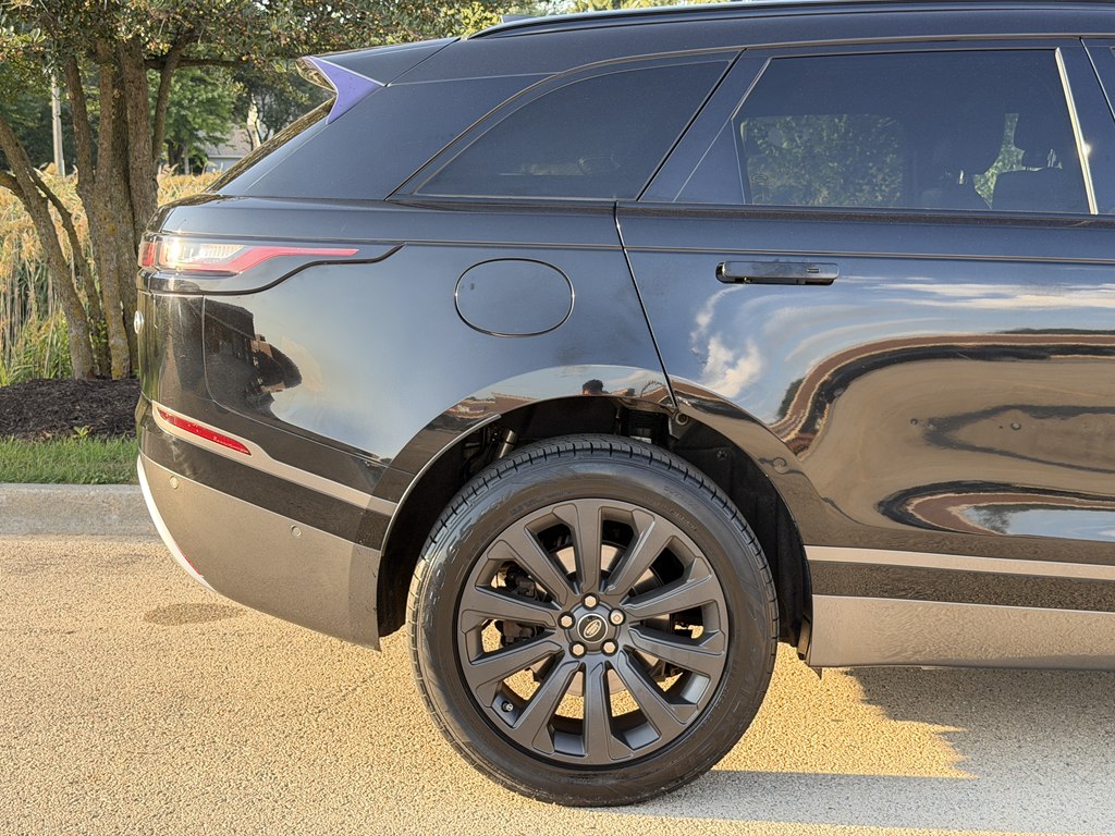 Photo 6 of this LAND ROVER RANGE ROVER VEL