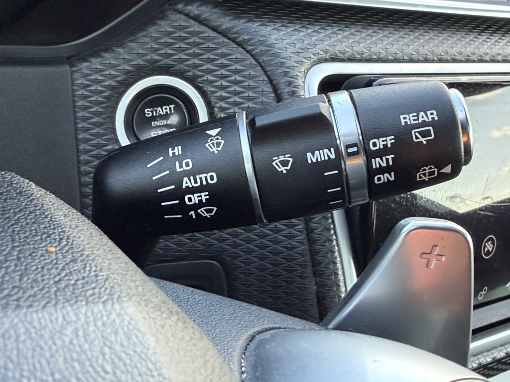 Photo 56 of this LAND ROVER RANGE ROVER VEL