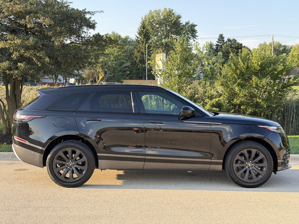 Photo 16 of this LAND ROVER RANGE ROVER VEL