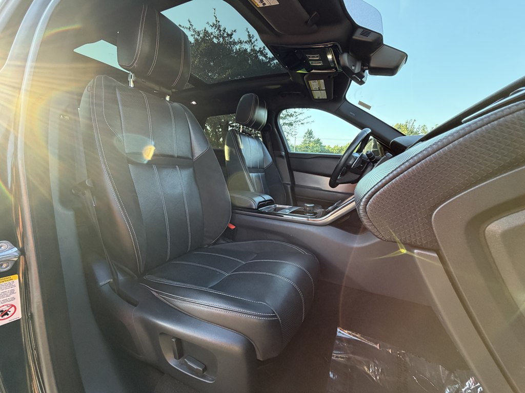Photo 37 of this LAND ROVER RANGE ROVER VEL