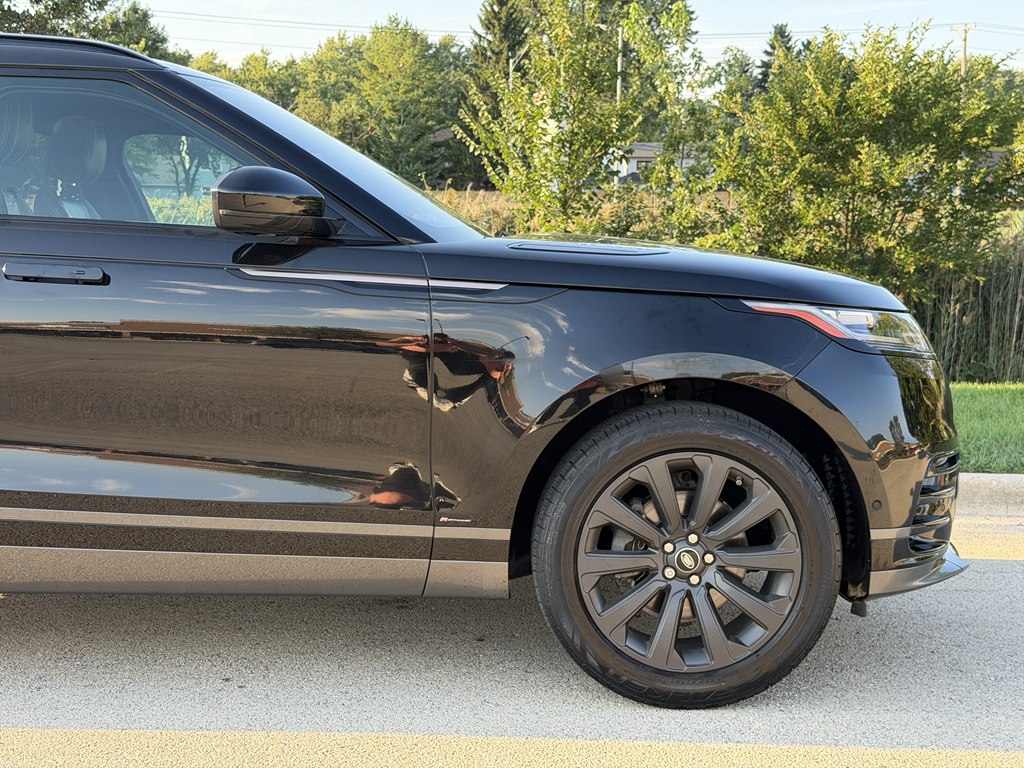 Photo 7 of this LAND ROVER RANGE ROVER VEL